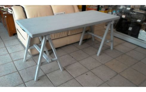TABLE SUR TRETEAUX 
