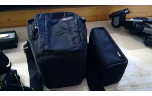 FOTOTOESTEL NIKON D80 MET TOEBEHOREN