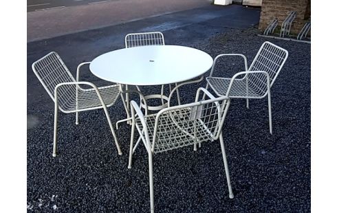 TABLE DE JARDIN + 4 FAUTEUILS METAL BLANC