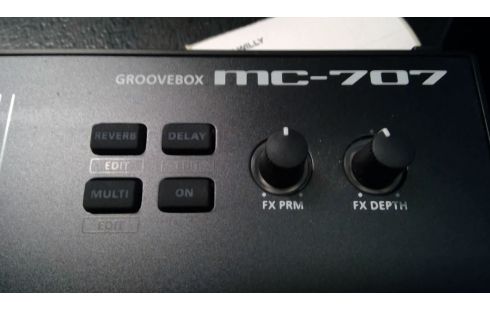 ROLAND GROOVEBOX MC 707