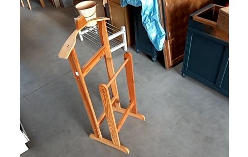 SUPPORT vetement pin