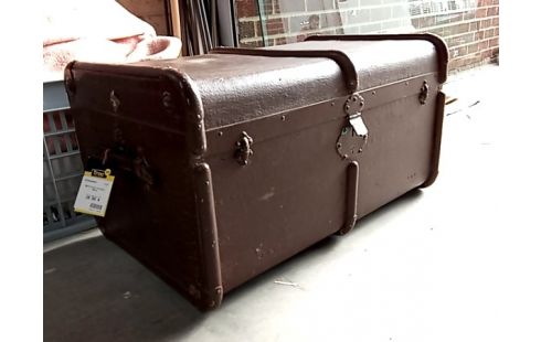 MALLE brune arrondie