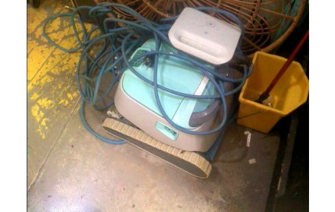 ROBOT DE PISCINE