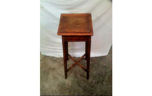 BLUMENTISCH HOLZ DUNKEL 4 BEINE