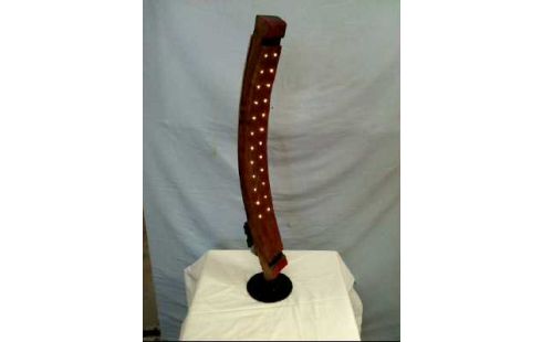 DEKO MIT LICHT HOLZBOGEN METALLFUSS