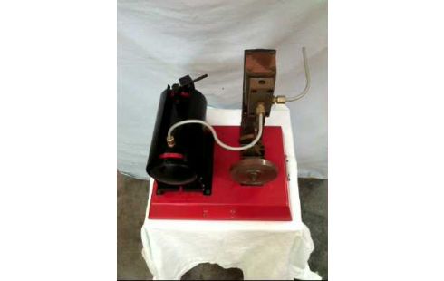 DAMPFMASCHINE ROTER-FUß BLECH METALL