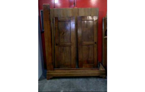 SCHRANK NUSSBAUM KLEIDERSTANGE 2-TÜR.