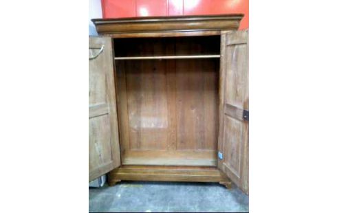 SCHRANK NUSSBAUM KLEIDERSTANGE 2-TÜR.