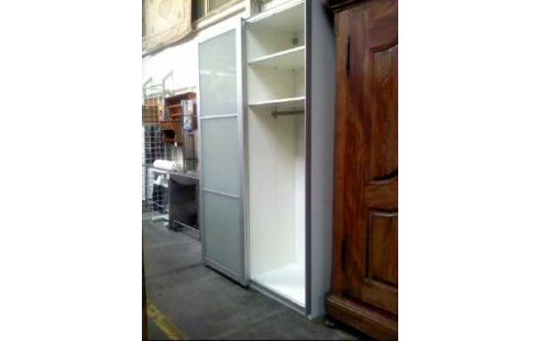 SCHRANK 2-SCHIEBETÜREN 6-EBENEN GRAU/WEIß