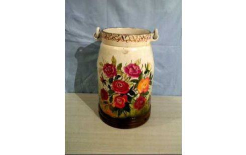 MILCHKANNE HANDBEMALT MITTEL <BLUMEN>