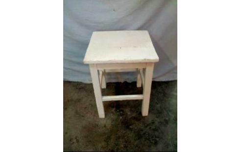 HOCKER HOLZ WEIß QUADRATISCH