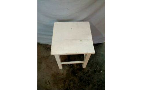 HOCKER HOLZ WEIß QUADRATISCH