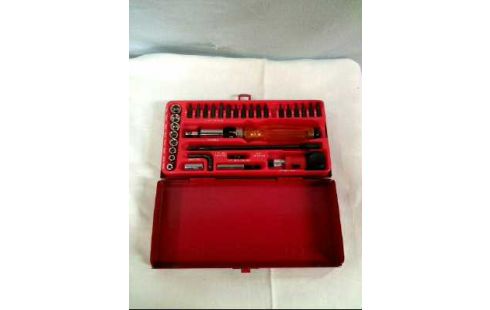 WERKZEUGKASTEN MIT INHALT ROT BLECH