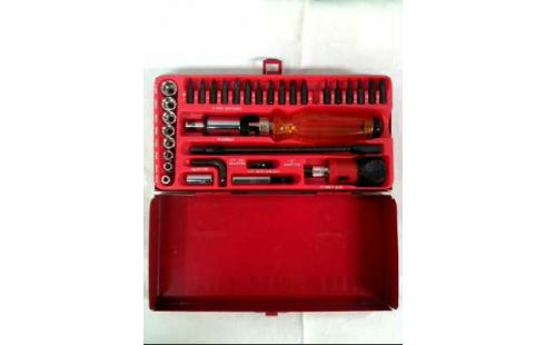 WERKZEUGKASTEN MIT INHALT ROT BLECH