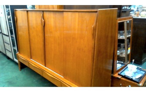 BUFFETKAST. DEENS DESIGN VINTAGE 4 DEUREN / 4 LADEN