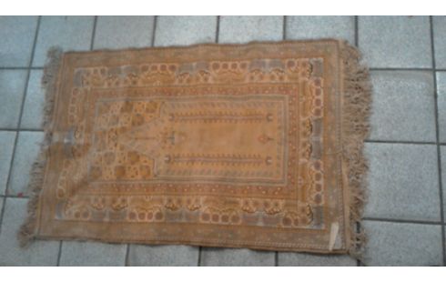 TEPPICH HANDGEKNÖPFT