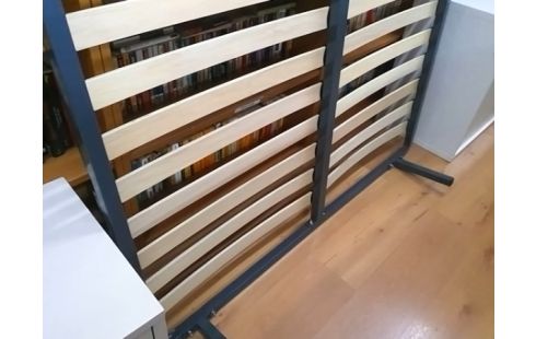 SOMMIER A LATTES 140X200 AVEC PIEDS