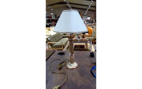 LAMPE A POSER STYLE MARBRE