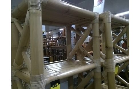 ETAGERE EN BAMBOU