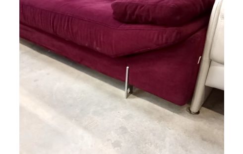CANAPE tissu bordeau liseret et pied chrome