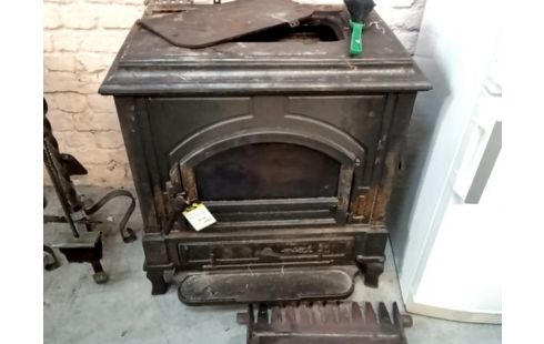 POELE A BOIS fonte dans l'etat