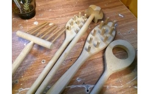 LOT DE COUVERTS EN BOIS