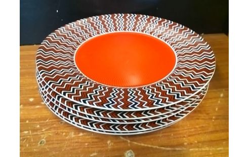 LOT D' ASSIETTES GENEVIEVE LETHU