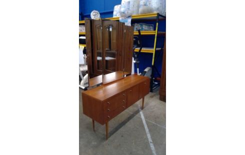 FRISIERKOMMODE IM VINTAGE-STIL