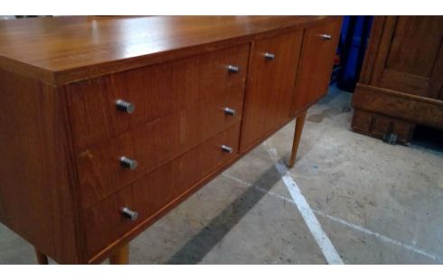 FRISIERKOMMODE IM VINTAGE-STIL