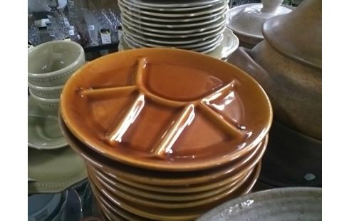 LOT D' ASSIETTES A FONDUE