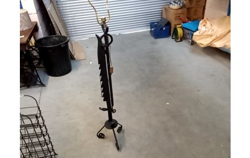 PIED DE LAMPE CREDENCE