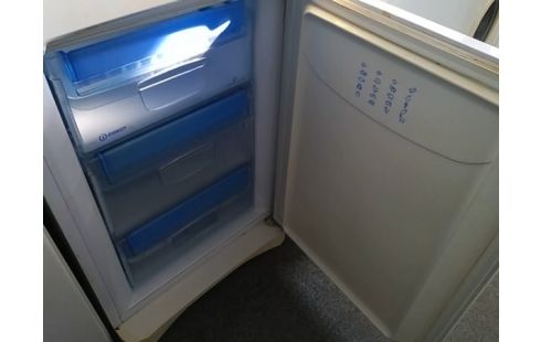 REFRIGERATEUR CONGELATEUR INDESIT 260L+85L