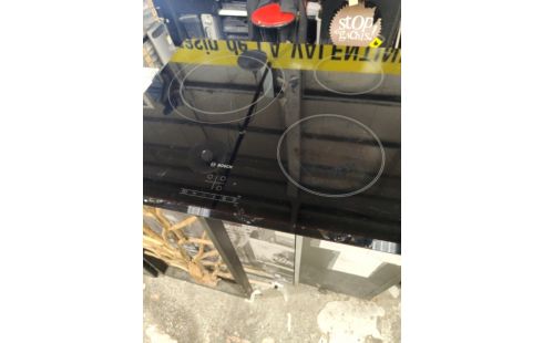 PLAQUE DE CUISSON VITROCERAMIQUE .