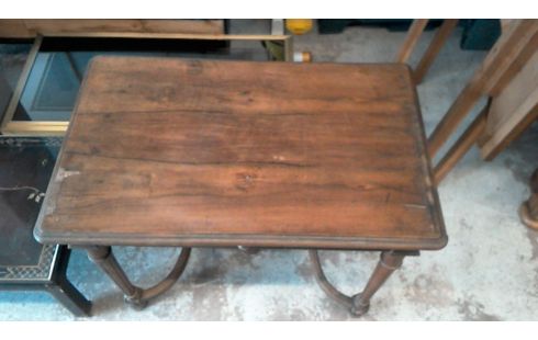 SCHREIBTISCH NUSSBAUM IM DERZEITIGEN ZUSTAND