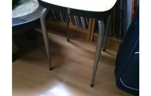 TABOURET FORMICA JAUNE