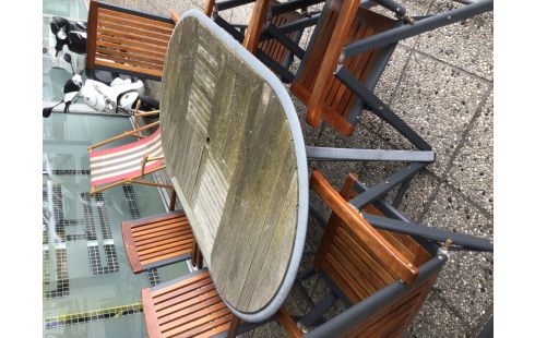 TABLE DE JARDIN METAL ET BOIS EN ETAT