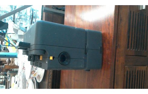 OVERHEADPROJECTOR BRAUN IN DE STAAT