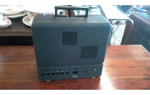 OVERHEADPROJECTOR BRAUN IN DE STAAT