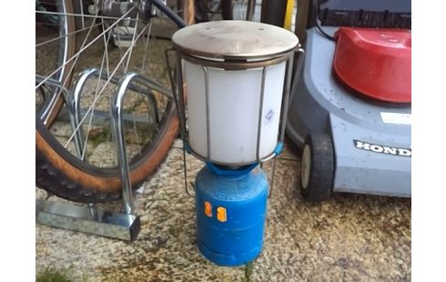LAMPE DE CAMPING GAZ