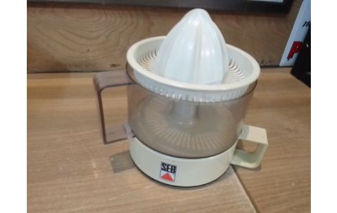PRESSE AGRUMES ELECTRIQUE SEB