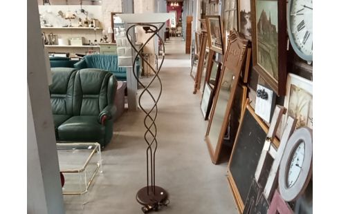 LAMPADAIRE FER FORGE BRUN ET COUPOLE VERRE