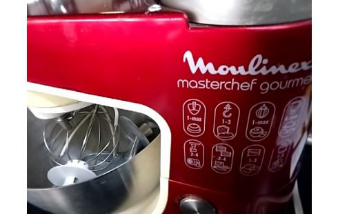 ROBOT MOULINEX AVEC ACCESSOIRES