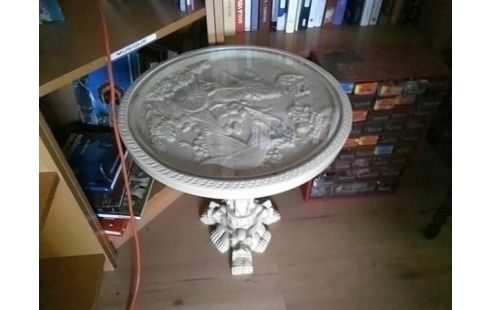 TABLE BASSE AVEC PLATEAU EN VERRE ROND