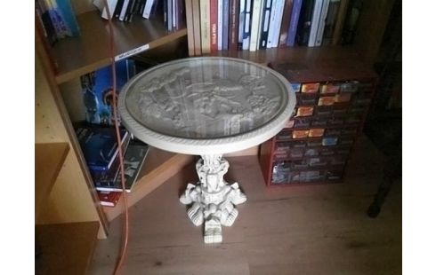 TABLE BASSE AVEC PLATEAU EN VERRE ROND