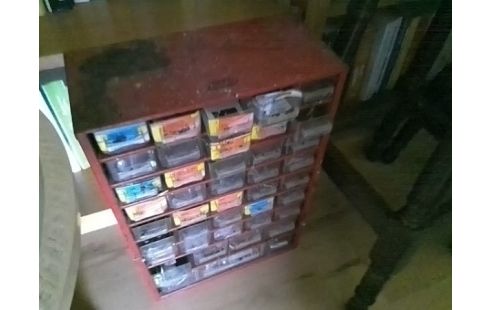 RANGEMENT VIS ET CLOUS