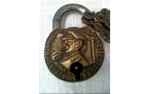 SCHLOSS ZWEI SCHLÜSSEL MOTIV <SIR THOMAS>