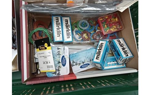 TRAIN MARKLIN LA BOITE DIVERS a