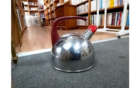 BOUILLOIRE Ancienne alu avec bouchon