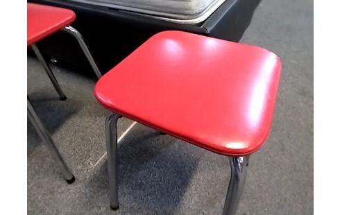 TABOURET ROUGE