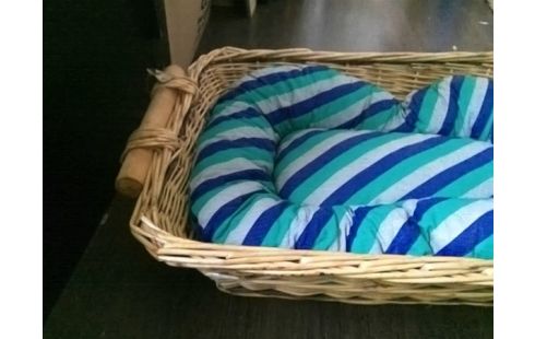 PANIERE CHIEN EN OSIER AVEC COUSSIN